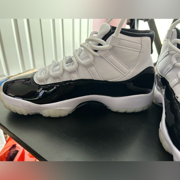 Jordan 11 Gratitude - Picture 5 of 14